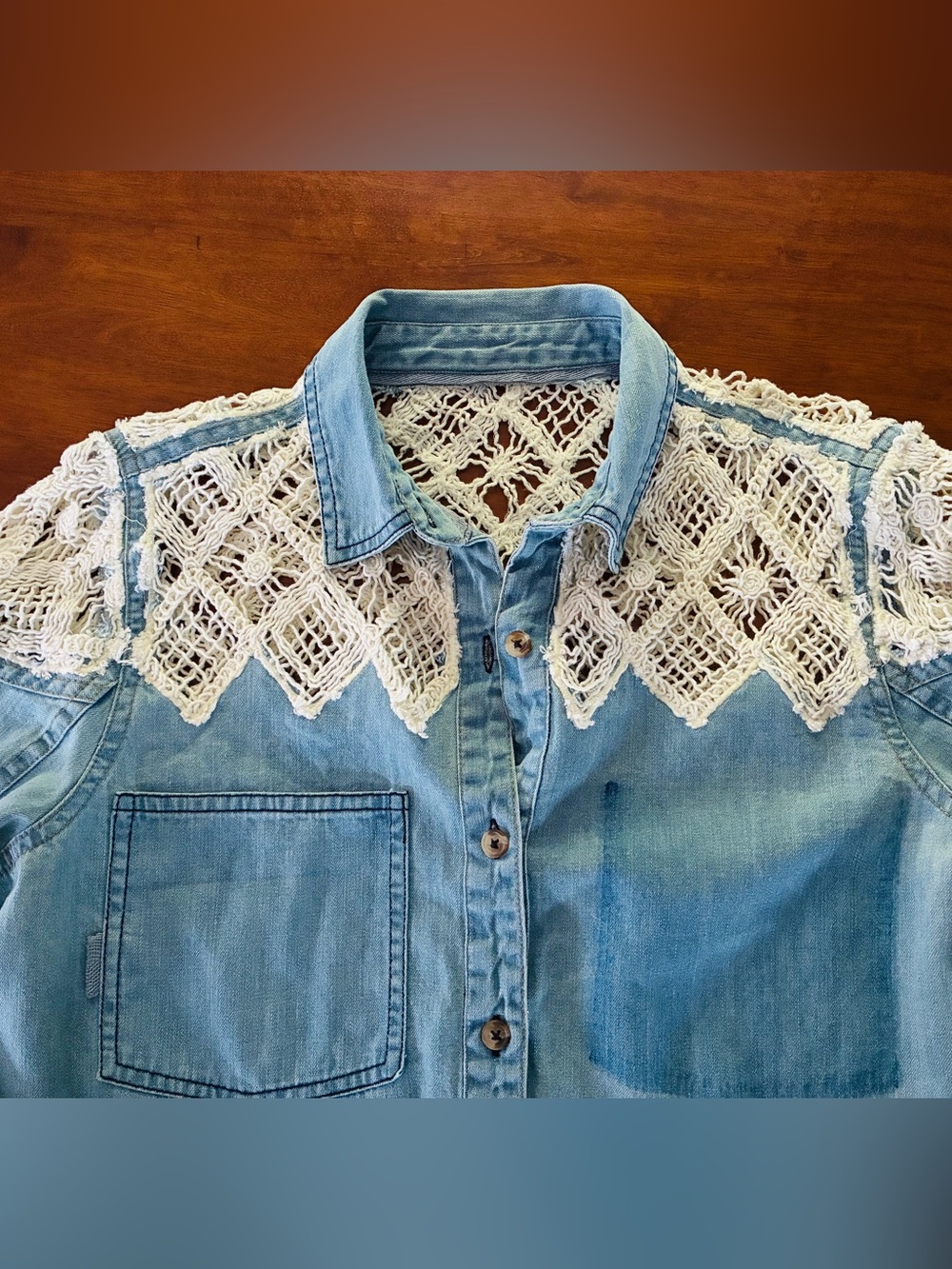 We The Free | Free People Blue Denim Crochet Lace Top Cotton Button Up XS Boho - Picture 12 of 13